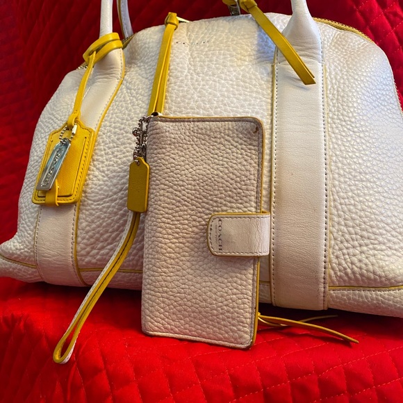 Purse - Picture 4 of 4